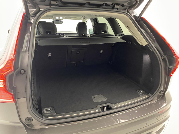 Volvo XC60 B5 AWD DARK PLUS AUT CZ