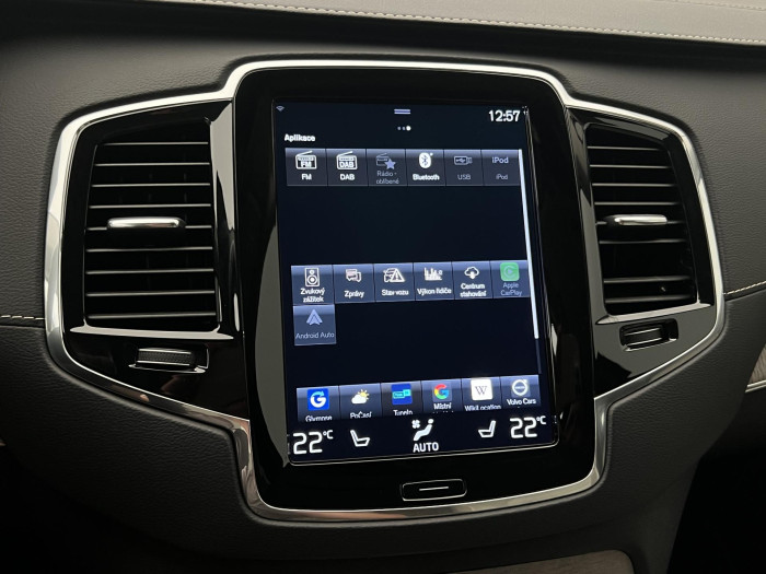 Volvo XC90 B5 AWD INSCRIPTION 7MÍSTNÁ AUT