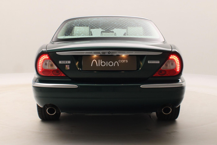 Jaguar XJ 4.2 V8 L EXECUTIVE AUT 1.maj 4.2 V8 Executive