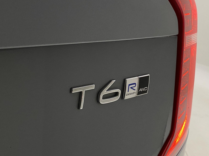 Volvo XC90 T6 AWD R-DESIGN AUT REZERVACE