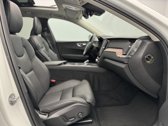 Volvo XC60 T8 AWD RECHARGE BRIGHT PLUS