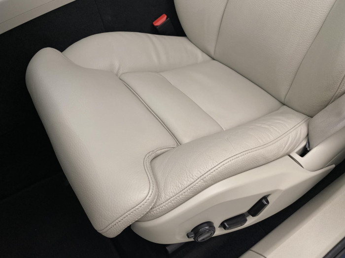 Volvo XC60 B4 AWD DARK PLUS AUT CZ