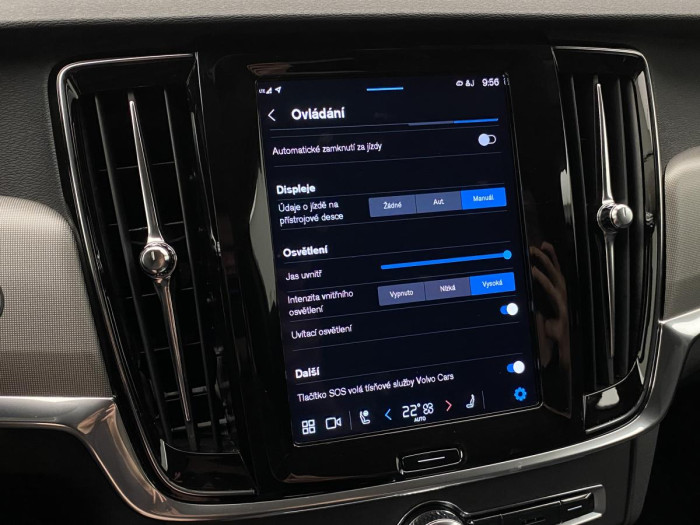 Volvo V90 B4 AWD CORE AUT REZERVACE
