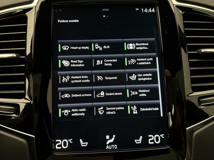 Volvo XC90 B5 AWD R-DESIGN 7MÍSTNÁ AUT