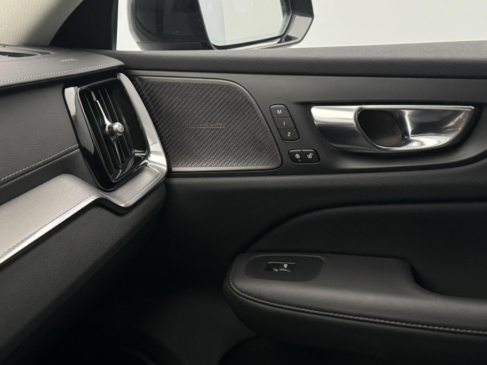 Volvo V60 B4 ULTIMATE DARK AUT