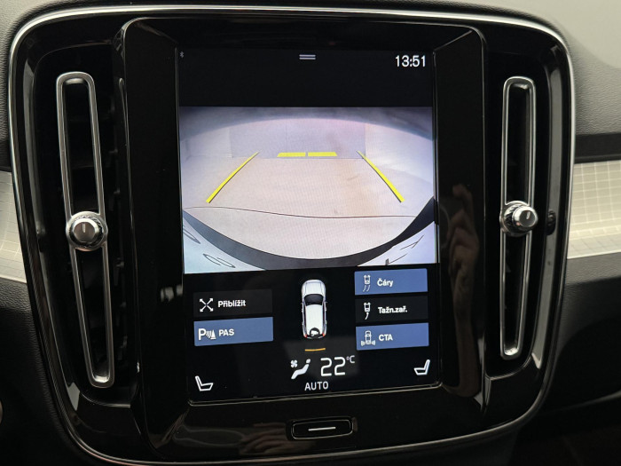 Volvo XC40 B3 MOMENTUM PRO REZERVACE 2.0 Momentum