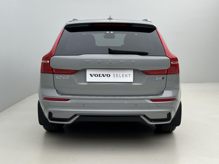 Volvo XC60 B4 AWD PLUS DARK AUT 1.maj.