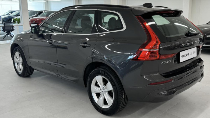 Volvo XC60 B4 MOMENTUM AUT REZERVACE 2.0 Momentum