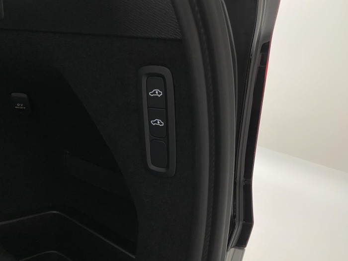 Volvo XC90 B5 AWD BLACK EDITION PLUS 7