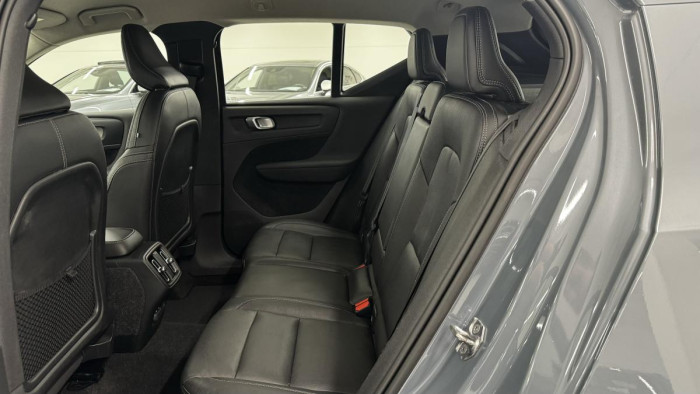 Volvo XC40 D3 INSCRIPTION REZERVACE 2.0 d