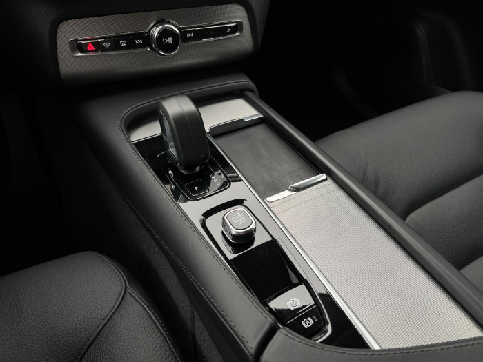 Volvo XC90 B5 AWD CORE 7MÍSTNÁ AUT  CZ