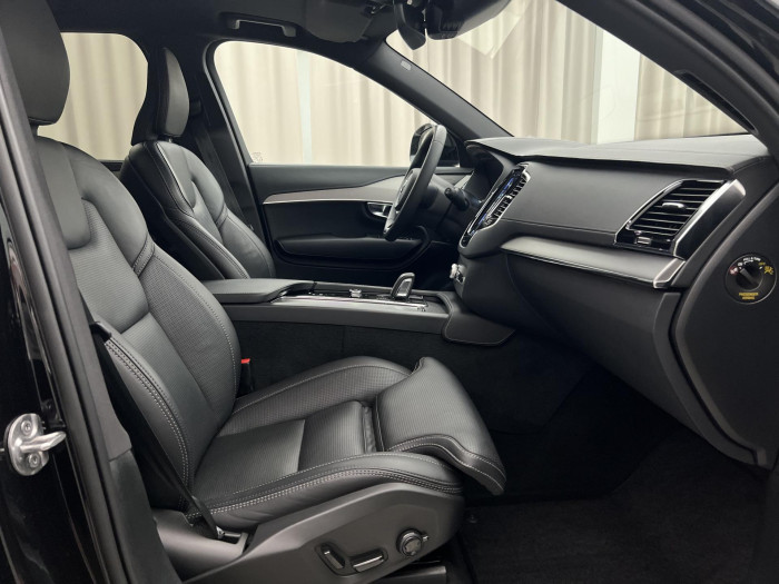 Volvo XC90 B5 AWD R-DESGIN 7MÍSTNÁ AUT CZ