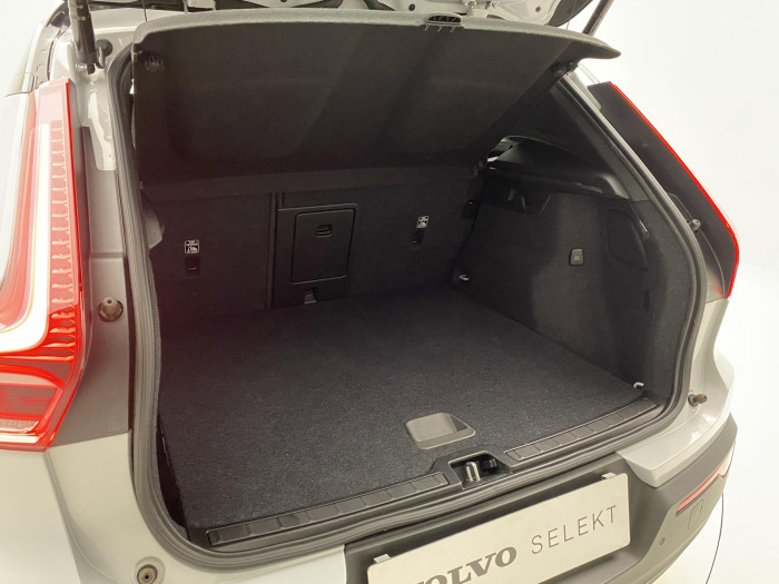 Volvo XC40 B4 AWD R-DESIGN AUT CZ