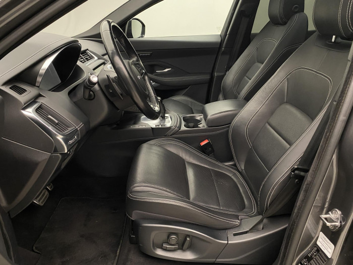 Jaguar E-Pace P300 AWD R-DYNAMIC REZERVACE 2.0 Dynamic