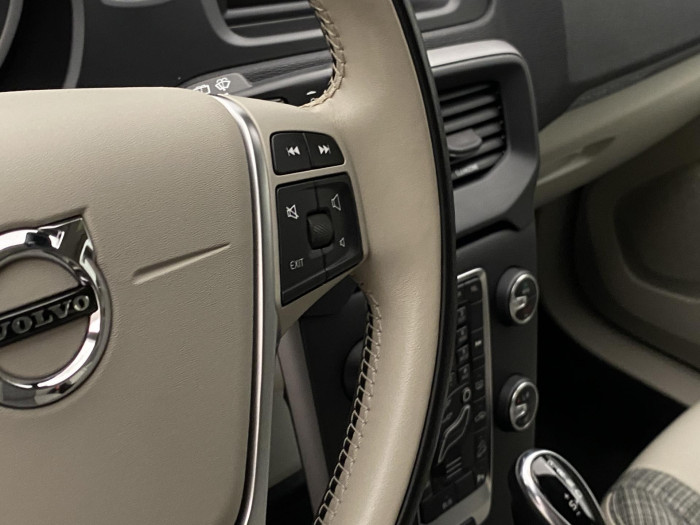 Volvo V40 CC T4 AWD MOMENTUM CZ 2.0 CC CC Momentum