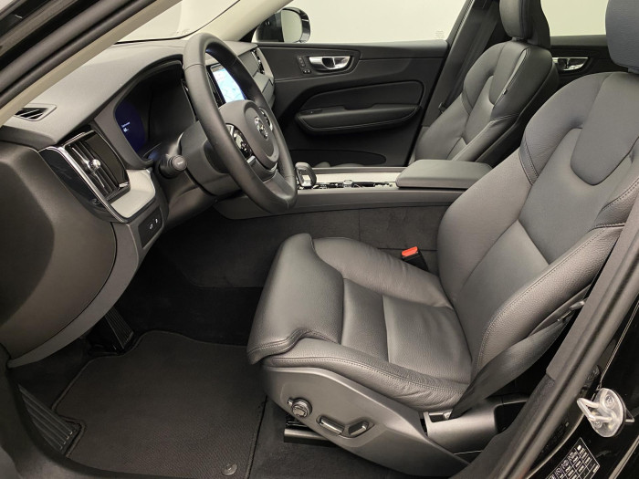 Volvo XC60 T6 AWD PLUG-IN REZERVACE