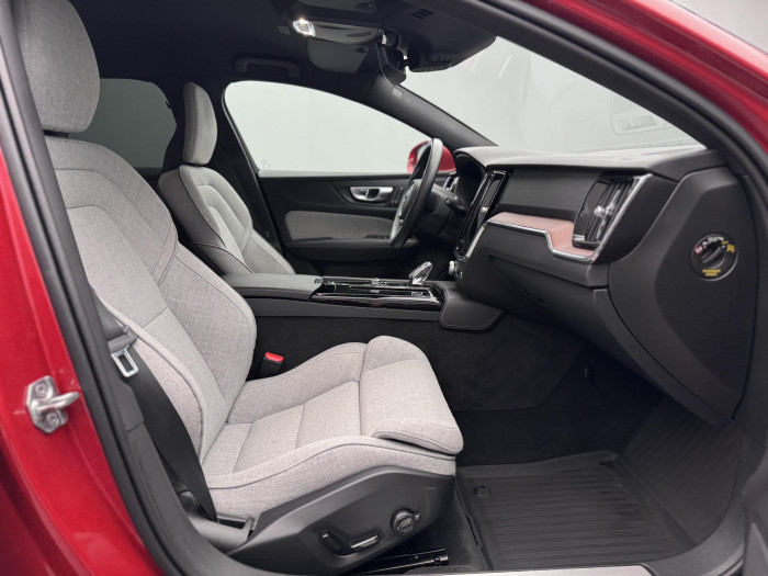 Volvo V60 T8 AWD RECHARGE INSCRIPTION