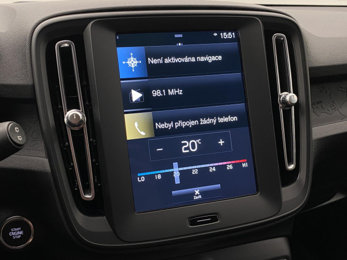 Volvo XC40 T3 KINETIC AUT CZ REZERVACE