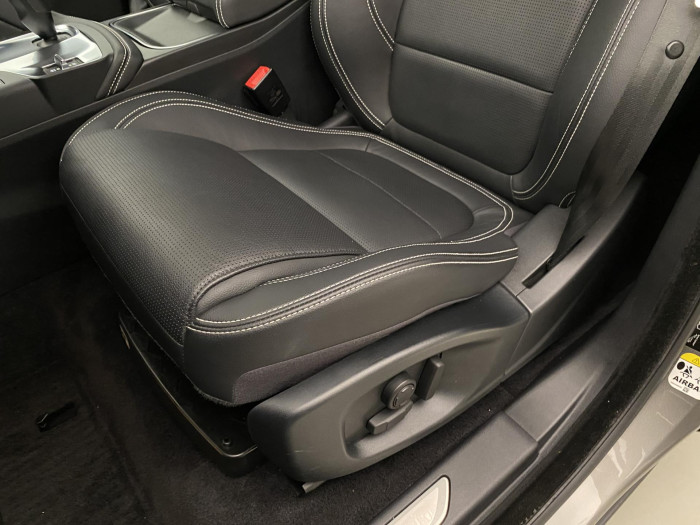 Jaguar E-Pace AWD R-DYNAMIC SE REZERVACE 2.0 Dynamic SE