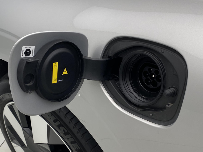 Volvo XC60 T6 AWD PLUG-IN DARK PLUS CZ