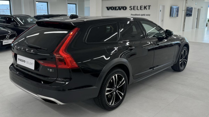 Volvo V90 CROSS COUNTRY T5 REZERVACE