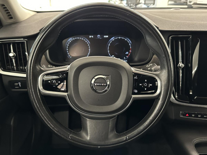 Volvo V90 CROSS COUNTRY T5 REZERVACE