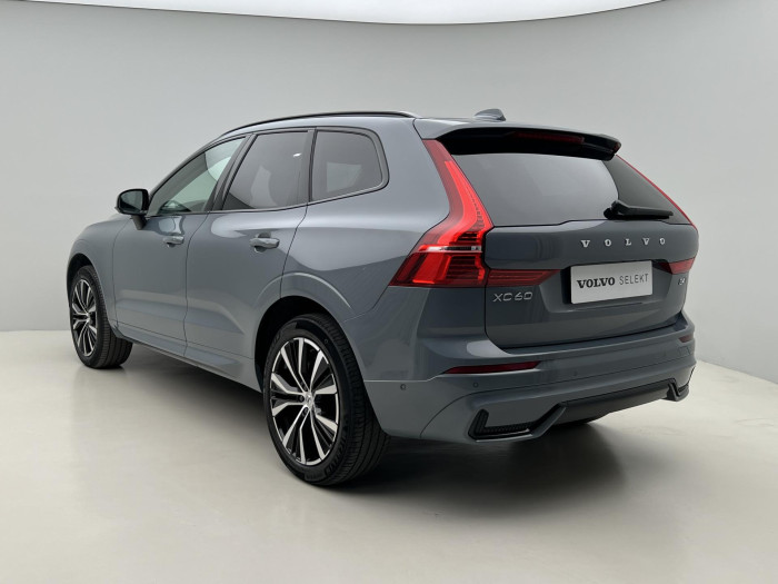 Volvo XC60 B4 AWD PLUS DARK AUT 1.maj.