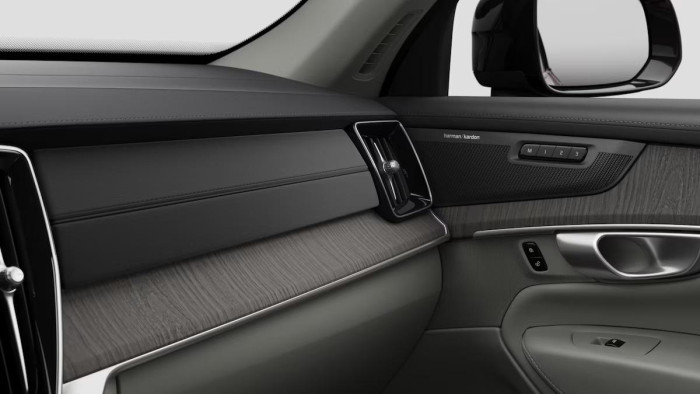 Volvo XC90 B5 AWD AUT DARK PLUS 7 míst