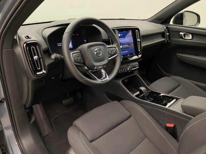 Volvo XC40 CORE SINGLE MOTOR RECHARGE