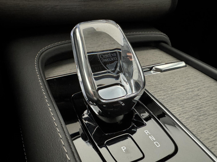 Volvo XC90 T8 AWD RECHARGE ULTIMATE DARK