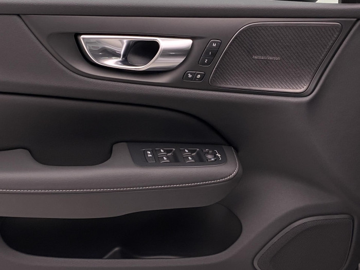 Volvo V60 B4 AUT DARK PLUS