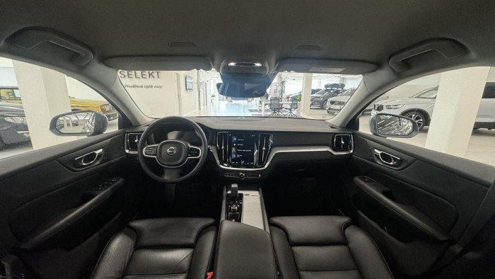 Volvo V60 CROSS COUNTRY B4 REZERVACE