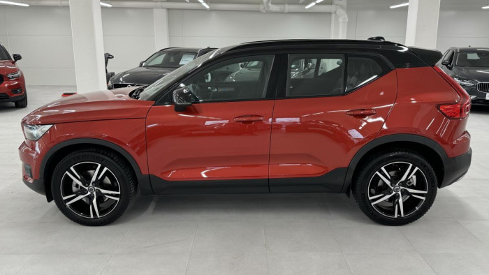 Volvo XC40 T4 R-DESIGN AUT REZERVACE