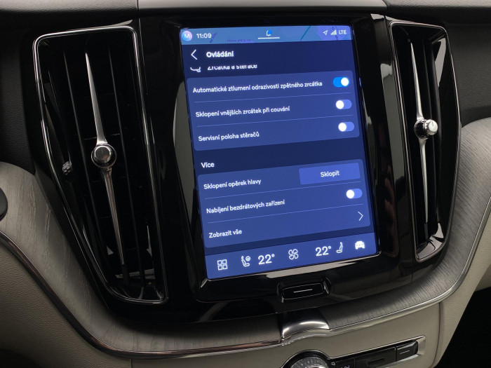 Volvo XC60 B5 AWD DARK PLUS AUT CZ