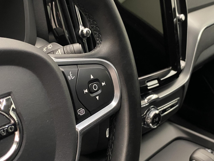 Volvo XC60 B5 AWD MOMENTUM AUT 2.0 Momentum