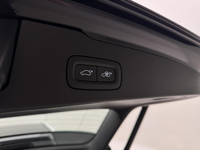 Volvo V60 B4 MOMENTUM POLESTAR REZERVACE 2.0 Momentum