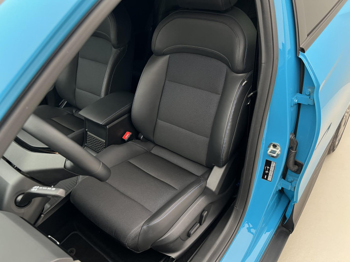 MG MG4 EV EXCLUSIVE 64 kWh CZ 1.maj. Exclusive