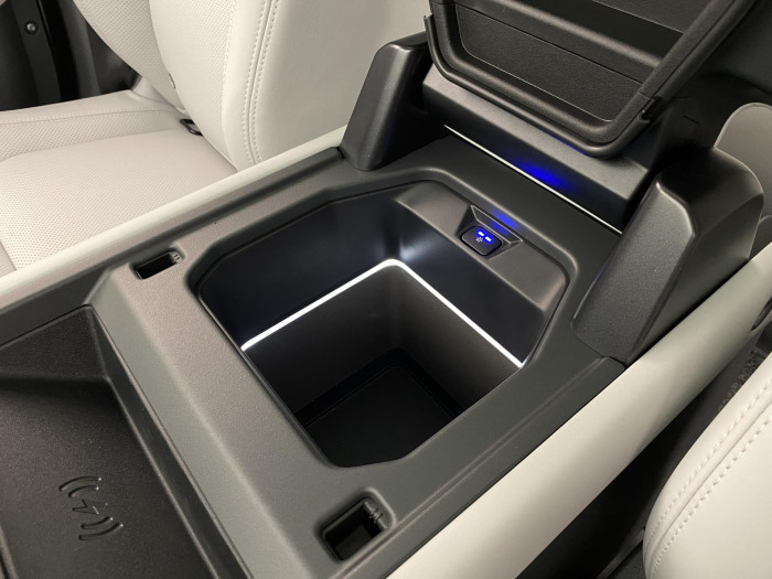 Land Rover Defender 110 D300 X-D HSE REZERVACE 3.0 d d