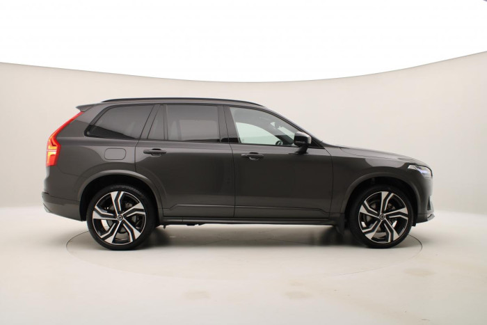 Volvo XC90 B5 AWD ULTIMATE DARK REZERVACE