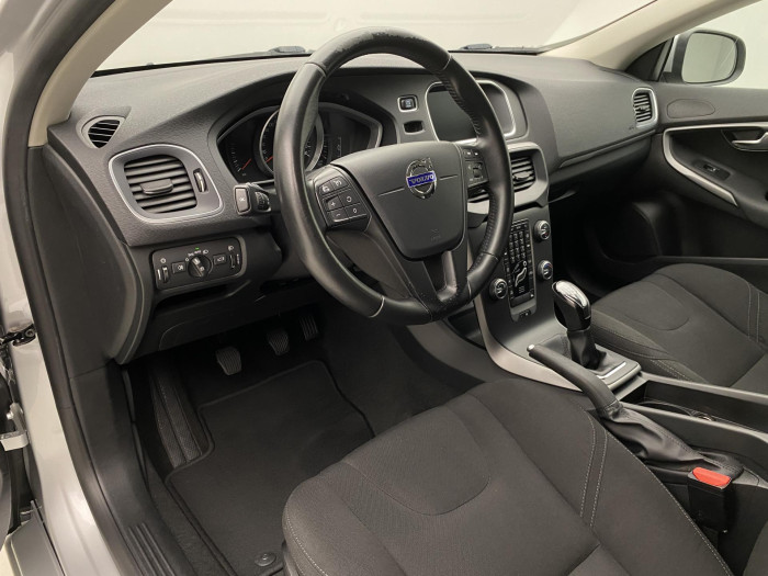 Volvo V40 D2 ES 2.0D 88kW TAŽNÉ 2.0 d d