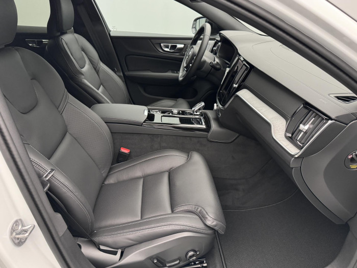 Volvo V60 T6 AWD Plug-in DARK ULTRA