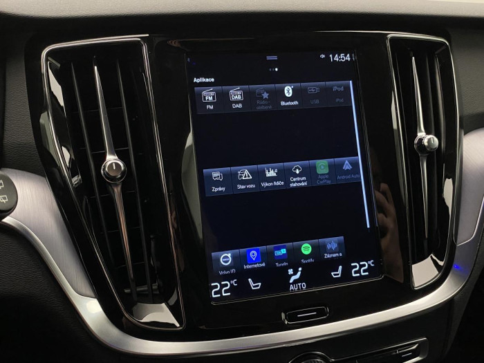 Volvo V60 CC T5 AWD MOMENTUM REZERVACE 2.0 CC CC Momentum