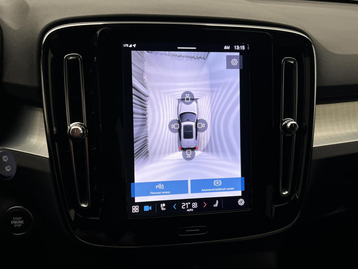 Volvo XC40 B3 PLUS DARK AUT CZ