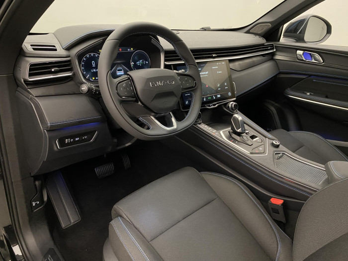 Lynk & Co 01 PHEV DCT AUT 1.maj REZERVACE