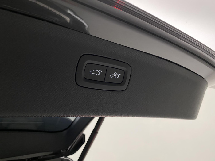 Volvo XC90 B5 AWD BRIGHT ULTRA REZERVACE