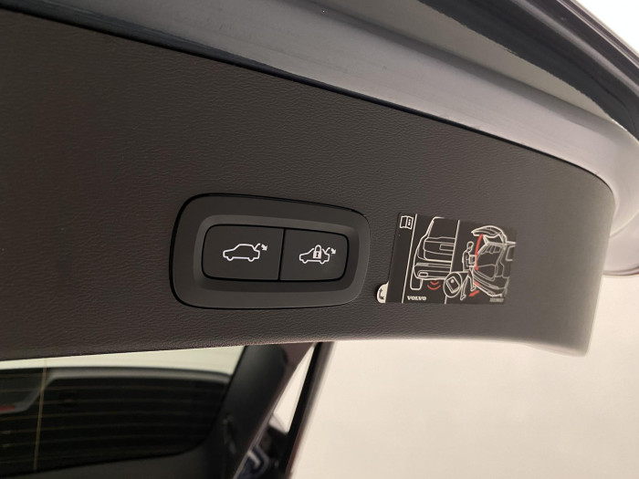 Volvo XC40 B4 AWD INSCRIPTION AUT CZ