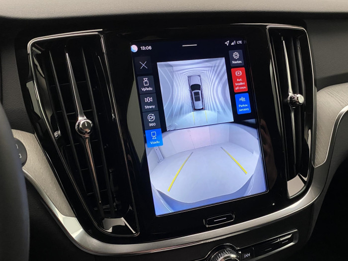 Volvo V60 B4 AUT DARK PLUS