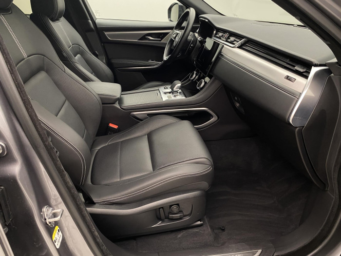 Jaguar F-Pace P250 R-DYNAMIC SE REZERVACE 2.0 Dynamic SE