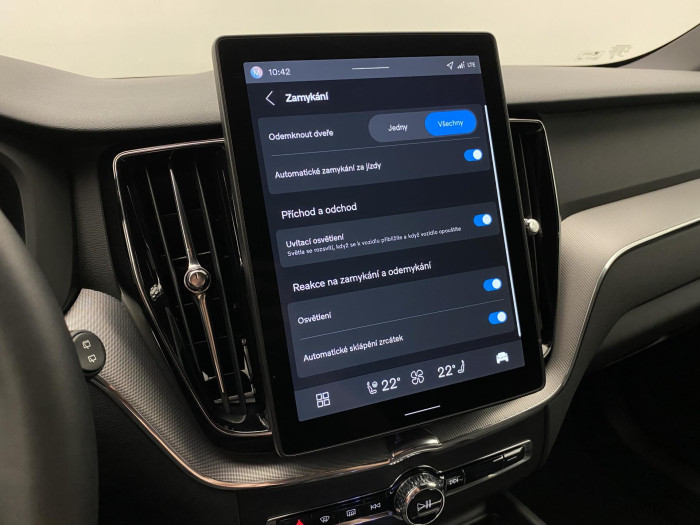 Volvo XC60 T6 AWD PLUS BLACK EDITION CZ