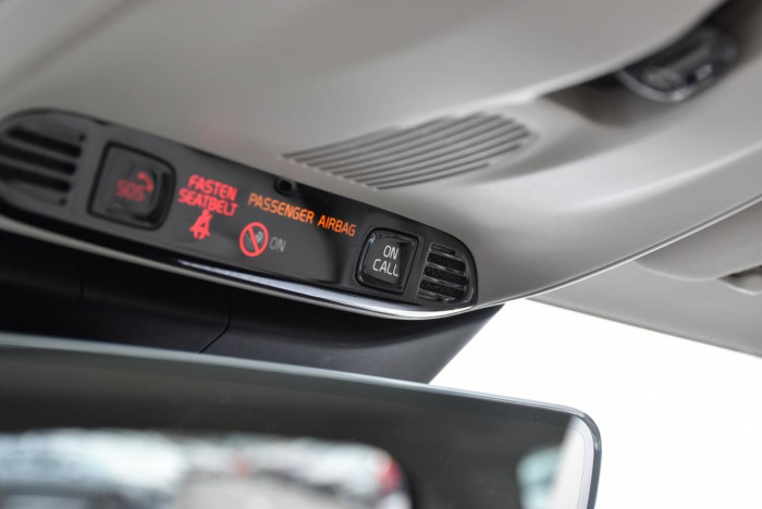 Volvo V60 T6 AWD RECHARGE REZERVACE
